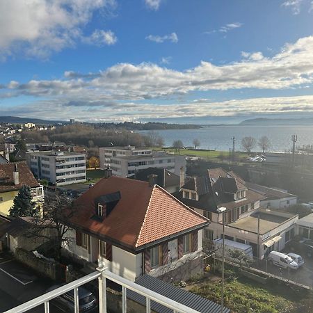 La Maison Bleue A 2 Pas Du Lac Du Neuchatel Hauterive  Exterior foto